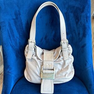 Givenchy Pre-Owned
leather shoulder bag with Buckle Detail
